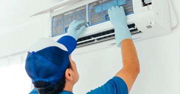 家用空調安裝技工