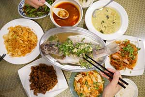 【台中·西區】泰品泰式料理|地道的街邊泰國菜！平價銅板美食分享給想念泰國的你