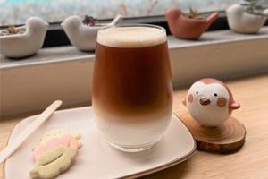 【台中·東區】小鳥松咖啡｜店內布置的溫馨可愛，本來以為單價會偏高，沒想到價格意外很親切