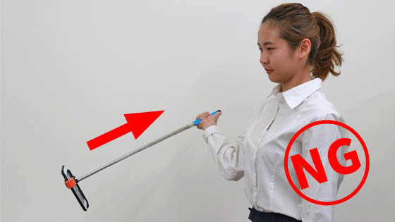 拍攝角度: 無論自拍或用腳架拍，切記正面平視角度最好，避免過大的仰角或俯角