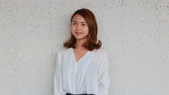 個人風格: 如果牆面背景太單調，可以運用室外漂亮背景